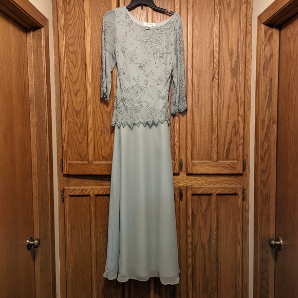 MOB/MOG Beaded Dress - Picture 3 of 11